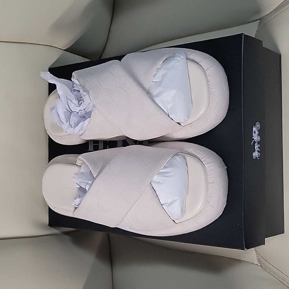 COACH Women's Penelope Crisscross Sandals 7.5
